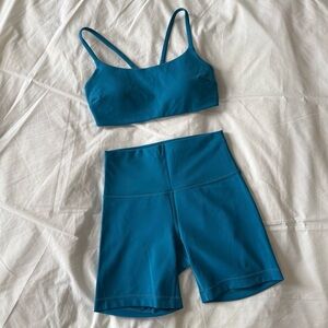 lululemon athletica wundertrain set in hawaiian blue